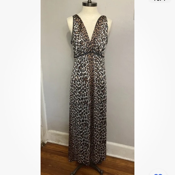 9-26 Vintage Vanity Fair Outlet nylon Nightgown Long Animal print Cheetah - Picture 1 of 4